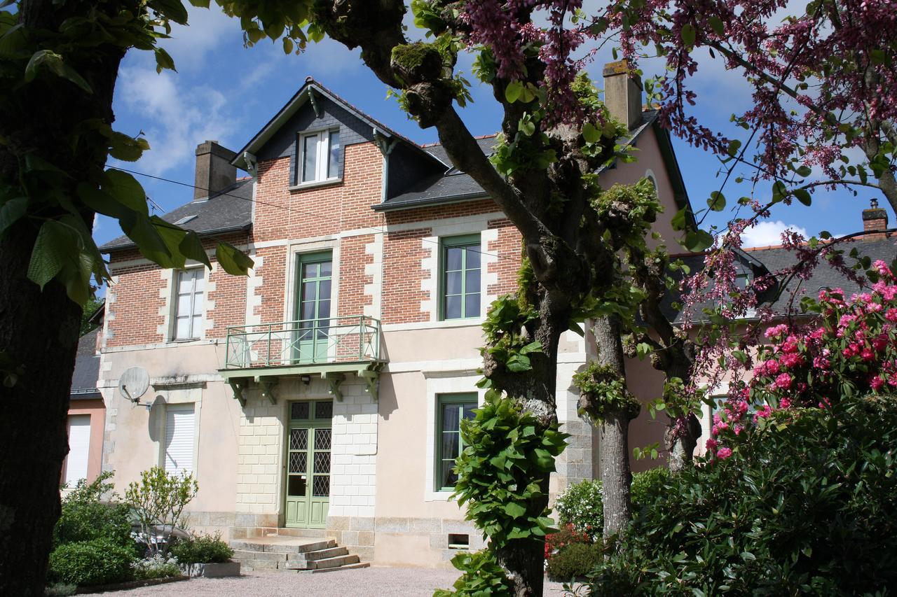 Chambres D'Hotes Du Chalet De Caharet Pipriac Exterior foto